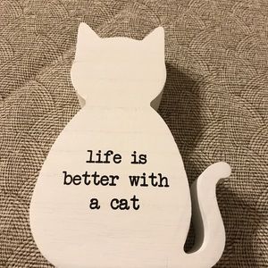 Nielsen Bainbridge Cat statue for cat lovers